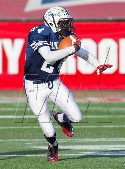 Thumbnail 3 in Lawrence vs. Huntington (Long Island Class III Final) photogallery.