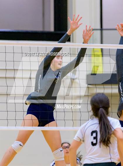Thumbnail 3 in Clark vs. Smithson Valley (UIL 6A Bi-District Playoffs) photogallery.