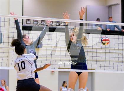Thumbnail 2 in Clark vs. Smithson Valley (UIL 6A Bi-District Playoffs) photogallery.