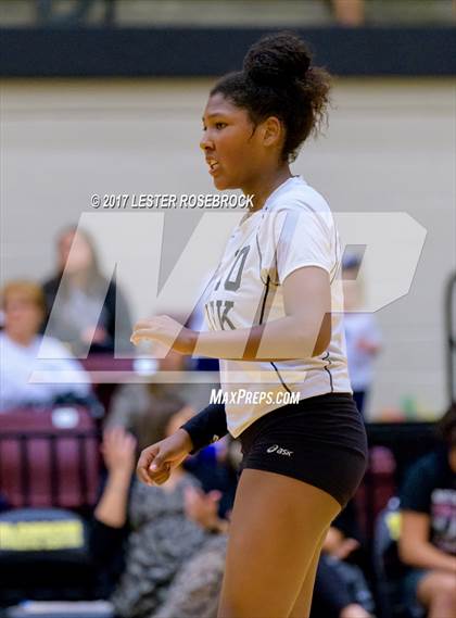 Thumbnail 1 in Clark vs. Smithson Valley (UIL 6A Bi-District Playoffs) photogallery.