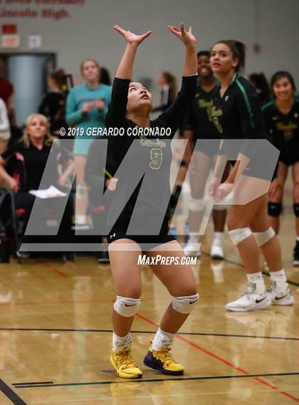Thumbnail 1 in Vanden vs. Lincoln (Stockton Classic) photogallery.