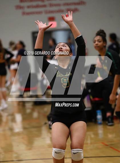 Thumbnail 3 in Vanden vs. Lincoln (Stockton Classic) photogallery.