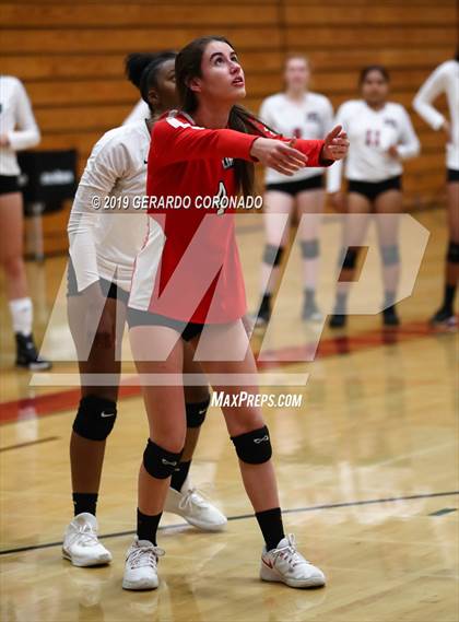 Thumbnail 2 in Vanden vs. Lincoln (Stockton Classic) photogallery.