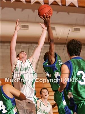 Thumbnail 2 in Santa Maria St. Joseph vs. Highland (Torrey Pines Holiday Classic) photogallery.