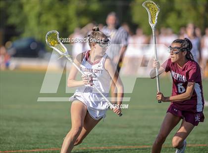 Thumbnail 1 in Garden City vs. Mepham (Class B Semifinal) photogallery.