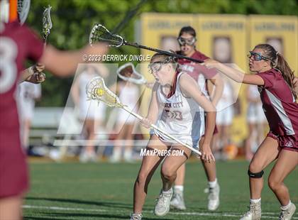 Thumbnail 3 in Garden City vs. Mepham (Class B Semifinal) photogallery.