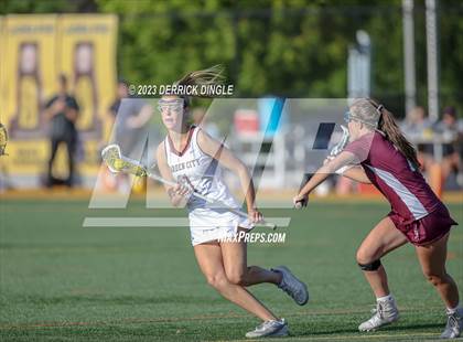 Thumbnail 1 in Garden City vs. Mepham (Class B Semifinal) photogallery.