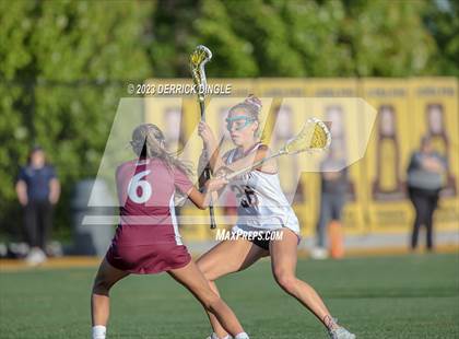 Thumbnail 1 in Garden City vs. Mepham (Class B Semifinal) photogallery.