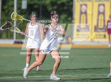 Thumbnail 3 in Garden City vs. Mepham (Class B Semifinal) photogallery.
