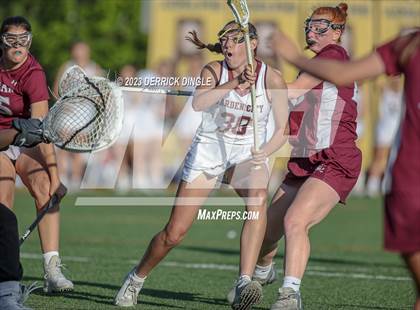 Thumbnail 2 in Garden City vs. Mepham (Class B Semifinal) photogallery.
