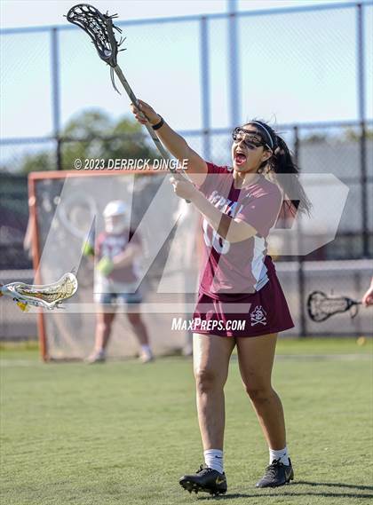 Thumbnail 3 in Garden City vs. Mepham (Class B Semifinal) photogallery.