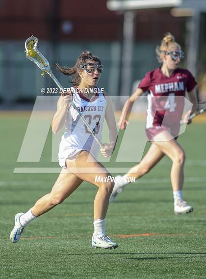 Thumbnail 3 in Garden City vs. Mepham (Class B Semifinal) photogallery.