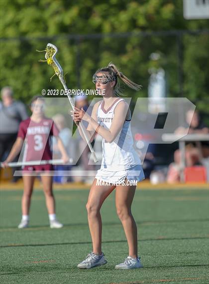 Thumbnail 2 in Garden City vs. Mepham (Class B Semifinal) photogallery.