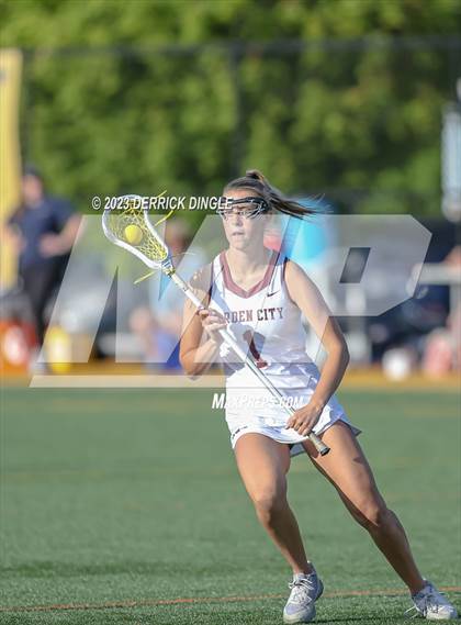 Thumbnail 2 in Garden City vs. Mepham (Class B Semifinal) photogallery.