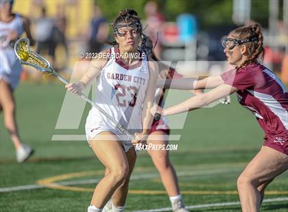 Thumbnail 3 in Garden City vs. Mepham (Class B Semifinal) photogallery.