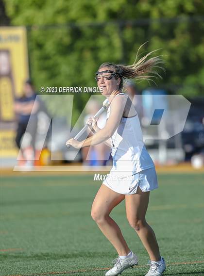 Thumbnail 3 in Garden City vs. Mepham (Class B Semifinal) photogallery.
