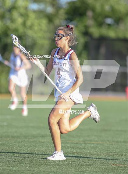 Thumbnail 3 in Garden City vs. Mepham (Class B Semifinal) photogallery.