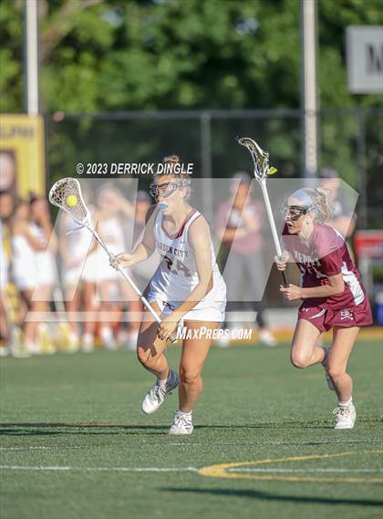 Thumbnail 3 in Garden City vs. Mepham (Class B Semifinal) photogallery.