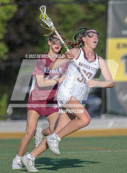 Thumbnail 2 in Garden City vs. Mepham (Class B Semifinal) photogallery.
