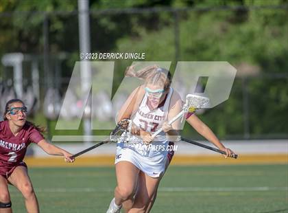 Thumbnail 3 in Garden City vs. Mepham (Class B Semifinal) photogallery.