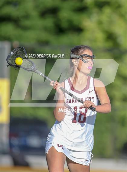 Thumbnail 3 in Garden City vs. Mepham (Class B Semifinal) photogallery.