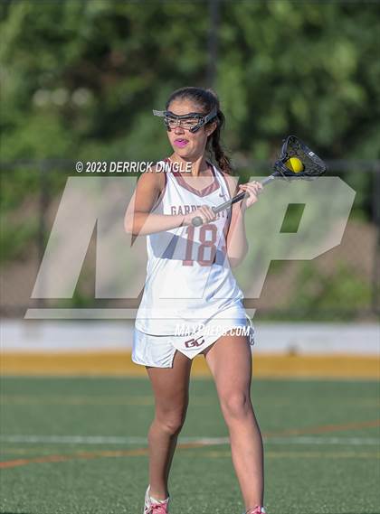 Thumbnail 3 in Garden City vs. Mepham (Class B Semifinal) photogallery.