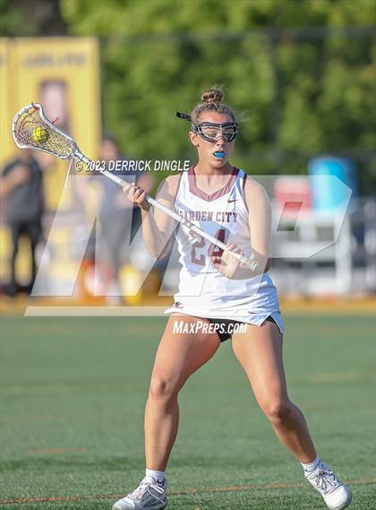 Thumbnail 3 in Garden City vs. Mepham (Class B Semifinal) photogallery.