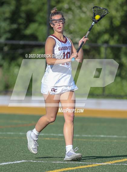 Thumbnail 1 in Garden City vs. Mepham (Class B Semifinal) photogallery.