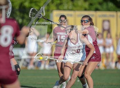 Thumbnail 3 in Garden City vs. Mepham (Class B Semifinal) photogallery.