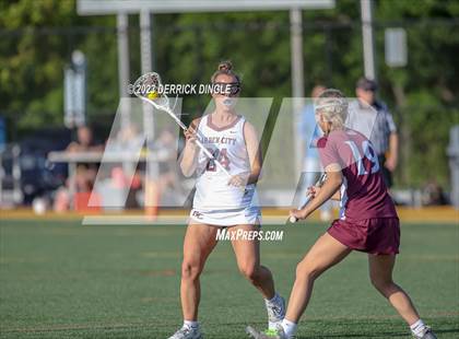 Thumbnail 2 in Garden City vs. Mepham (Class B Semifinal) photogallery.