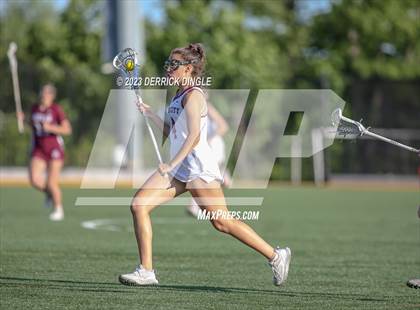 Thumbnail 2 in Garden City vs. Mepham (Class B Semifinal) photogallery.