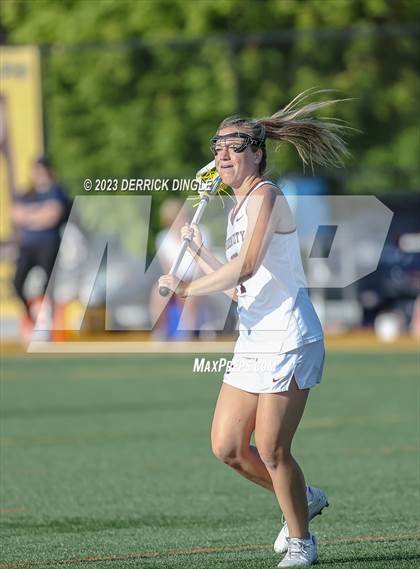 Thumbnail 3 in Garden City vs. Mepham (Class B Semifinal) photogallery.
