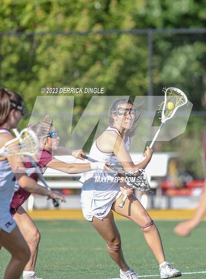 Thumbnail 1 in Garden City vs. Mepham (Class B Semifinal) photogallery.
