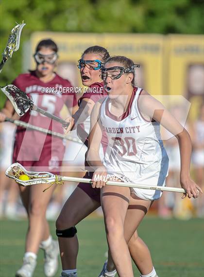 Thumbnail 1 in Garden City vs. Mepham (Class B Semifinal) photogallery.