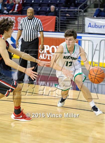Thumbnail 3 in King's vs. Kentwood photogallery.