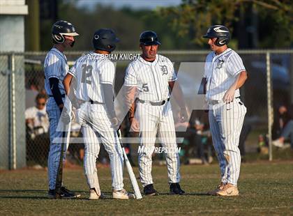 Thumbnail 1 in Durant vs. Newsome (FHSAA 7A District 6 Semifinal) photogallery.