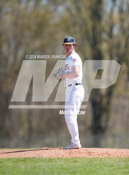 Thumbnail 2 in Bishop Grimes vs East Syracuse-Minoa photogallery.