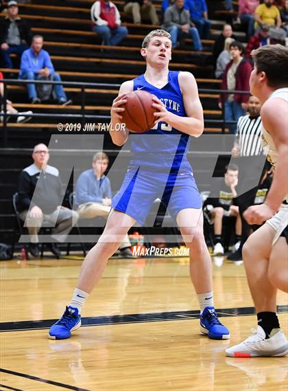 Thumbnail 2 in Van Alstyne vs Quanah (Fantasy of Lights tournament) photogallery.