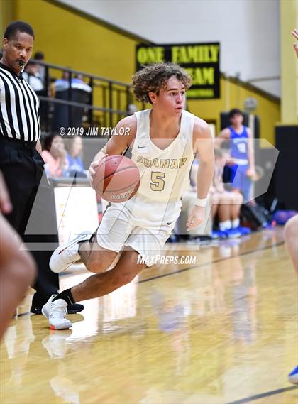 Thumbnail 3 in Van Alstyne vs Quanah (Fantasy of Lights tournament) photogallery.