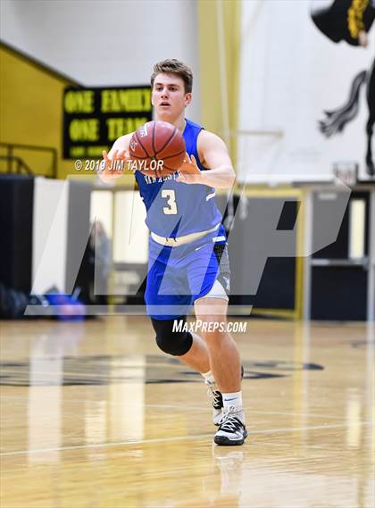 Thumbnail 3 in Van Alstyne vs Quanah (Fantasy of Lights tournament) photogallery.