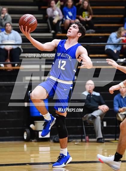 Thumbnail 1 in Van Alstyne vs Quanah (Fantasy of Lights tournament) photogallery.