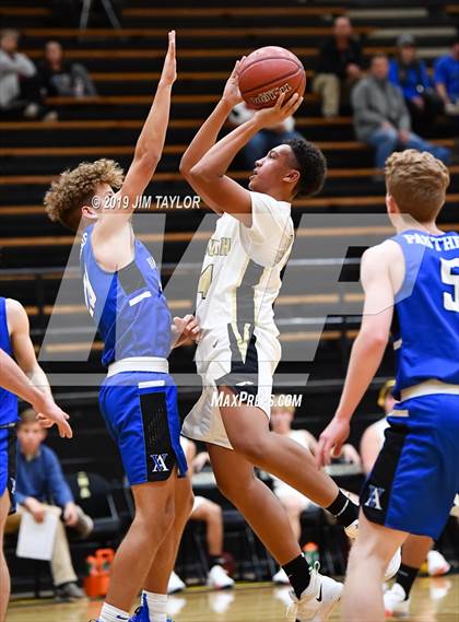Thumbnail 3 in Van Alstyne vs Quanah (Fantasy of Lights tournament) photogallery.
