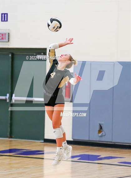 Thumbnail 3 in Penn vs Yorktown (Brownsburg Invite) photogallery.