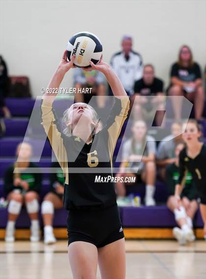 Thumbnail 3 in Penn vs Yorktown (Brownsburg Invite) photogallery.