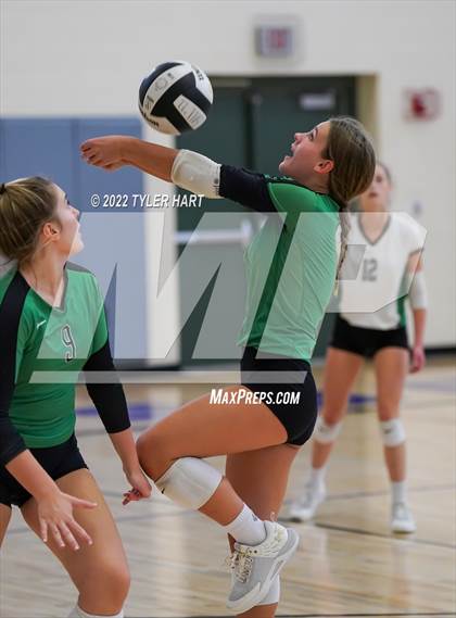 Thumbnail 1 in Penn vs Yorktown (Brownsburg Invite) photogallery.