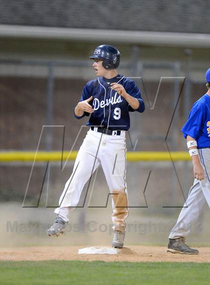 Thumbnail 3 in Oakfield-Alabama vs Batavia (Rotary Tournament) photogallery.
