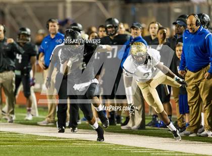 Thumbnail 3 in Plano East vs. Hebron (UIL 6A Bi-District Playoff) photogallery.
