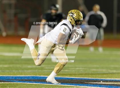 Thumbnail 3 in Plano East vs. Hebron (UIL 6A Bi-District Playoff) photogallery.