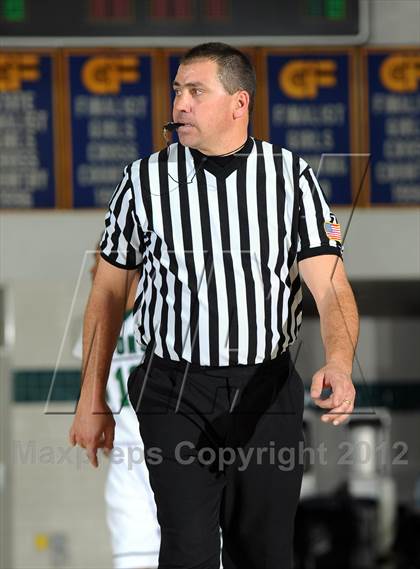 Thumbnail 2 in Dorsey vs. Rainier Beach (MaxPreps Holiday Classic) photogallery.