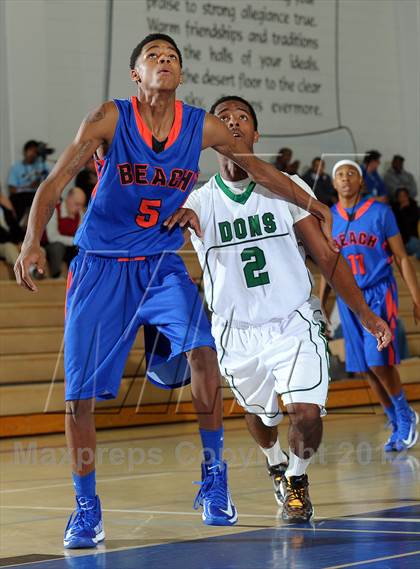 Thumbnail 1 in Dorsey vs. Rainier Beach (MaxPreps Holiday Classic) photogallery.